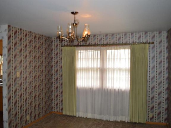 4th image of 3422 Renick St