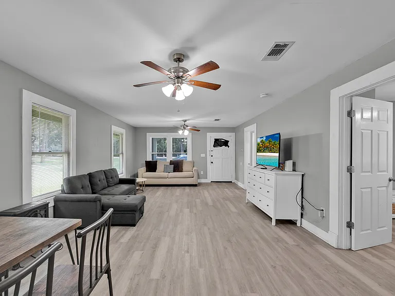 2341 Spring Park Rd — Photo 6