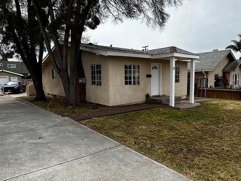 222 Alvarado St — Photo 10