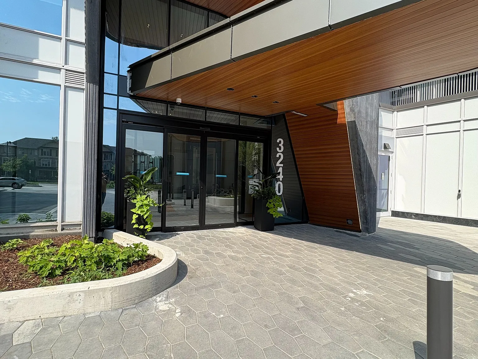 1 bed, $2,200 — Photo 2