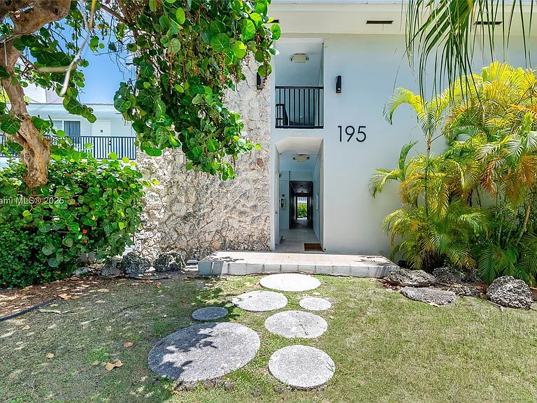195 Sunrise Dr #1 — Photo 10