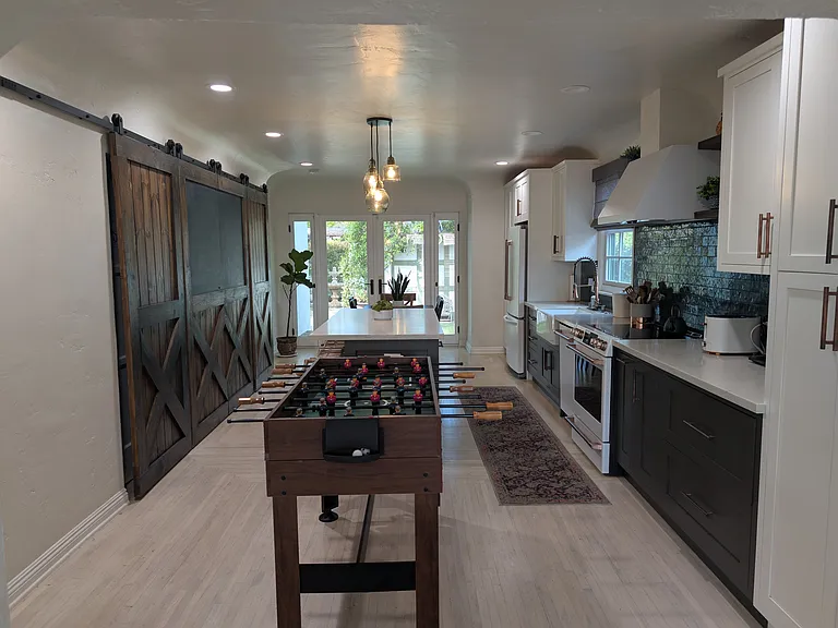 8339 Holy Cross Pl — Photo 15