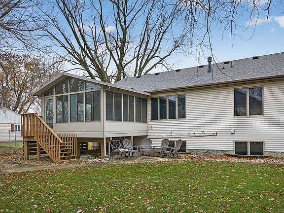 3rd image of 1606 17th St SW