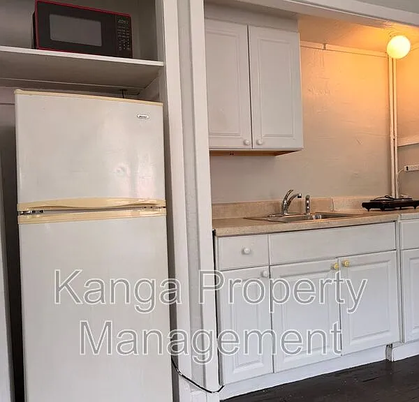 523 24th St #12 — Photo 6