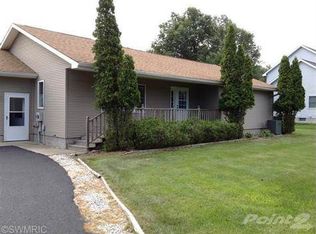 1621 Cherry Rd, Manistee, MI 49660