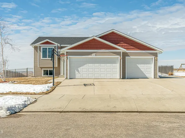 5009 39th Ave NW, Mandan, ND 58554
