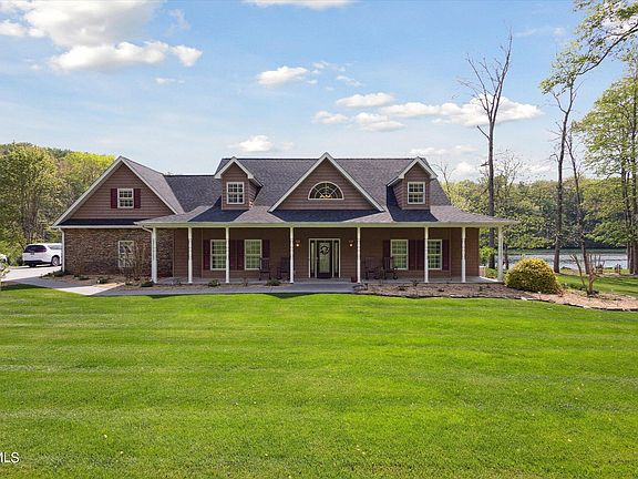 3rd image of 321 Pitt Rd