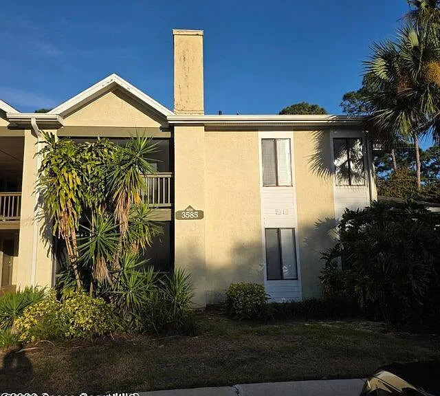 3585 Sable Palm Ln E #E — Photo 1