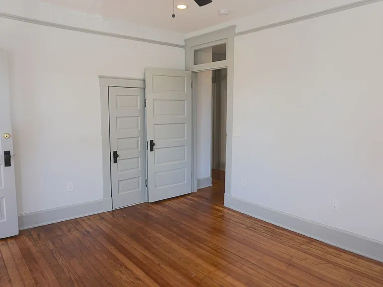 2411 Habersham Melrose — Photo 10