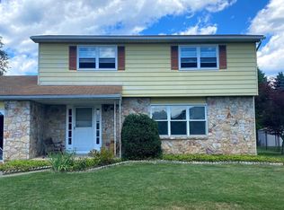 2163 Aster Rd, Macungie, PA 18062