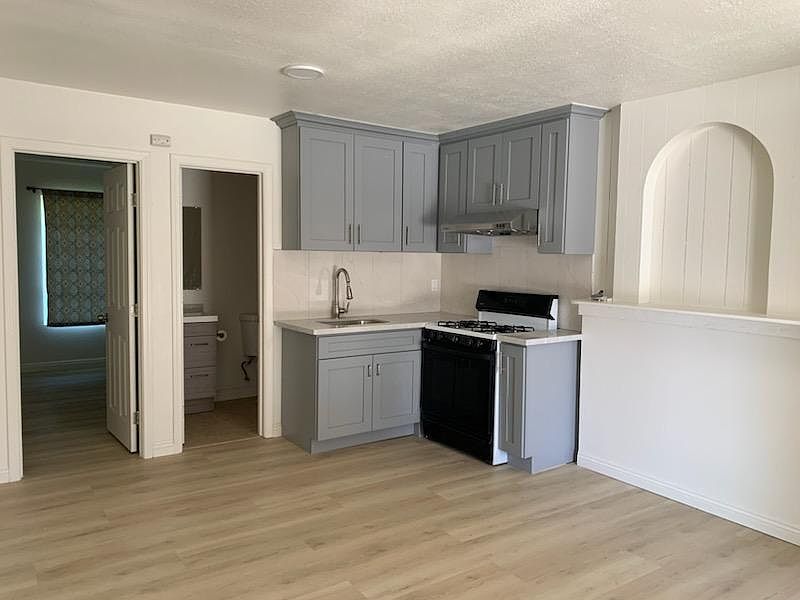 1st image of 1916 S San Antonio Ave #1