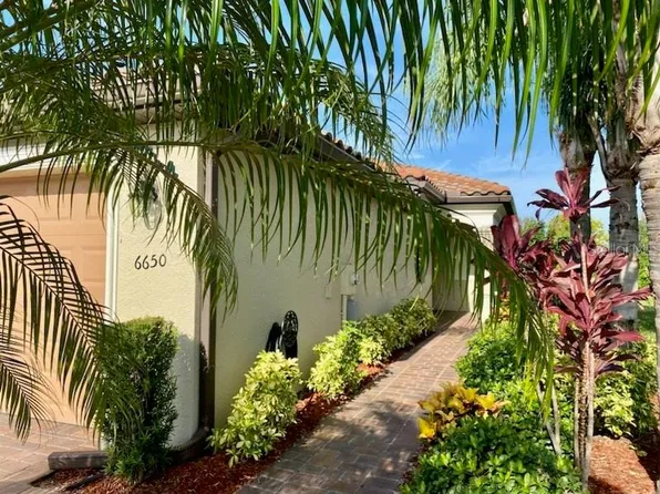 6650 Willowshire Way, Bradenton, FL 34212