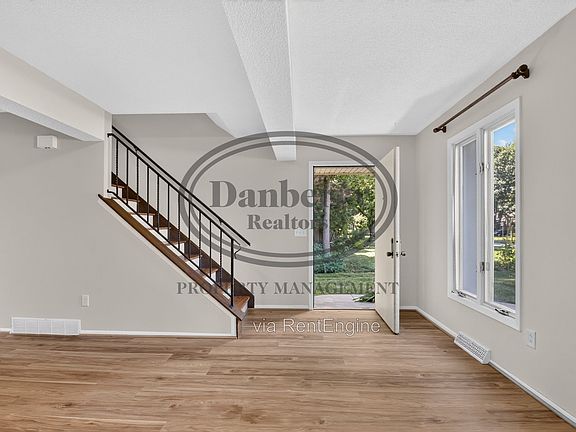 3rd image of 5409 Westcastle Dr APT 4