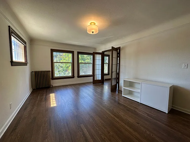 5234 University Way NE — Photo 28