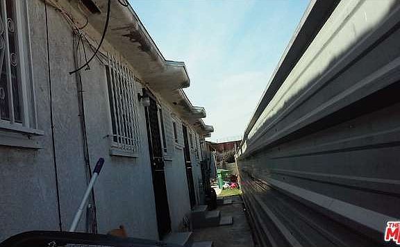 2nd image of 745 W 97th St