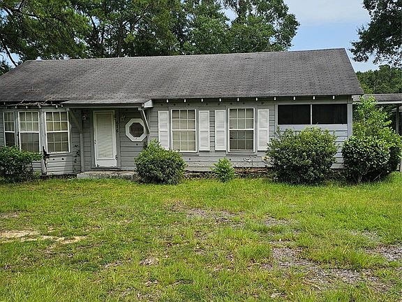 4th image of 676 Burch St