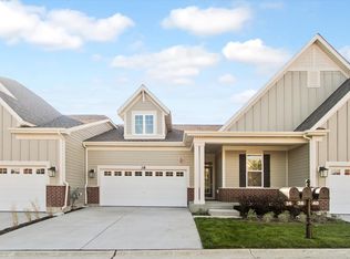 38 Tournament Dr, Hawthorn Woods, IL 60047