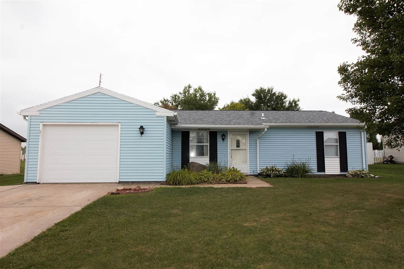 2108 Pueblo Dr photo 1