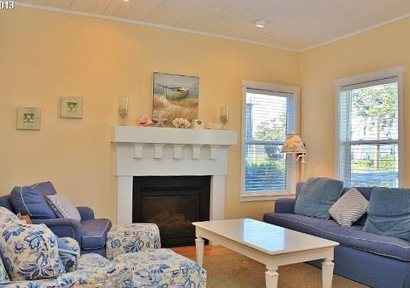 3rd image of 364 Bella Beach Dr