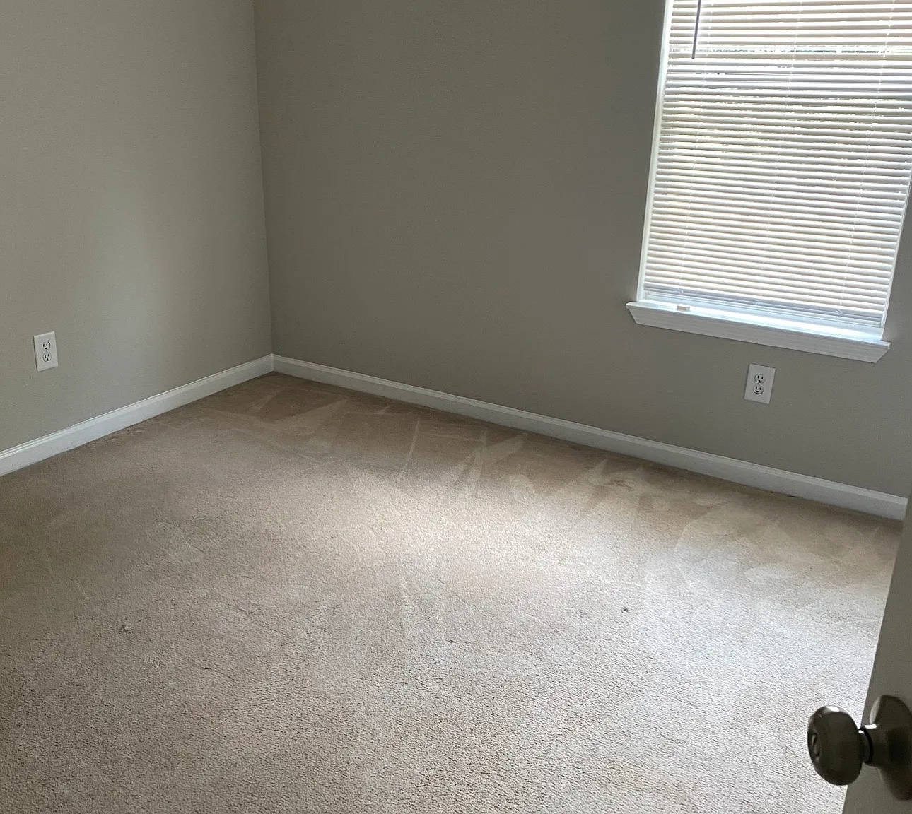 3 bed, 2.5 bath, 1650 sqft, $2,100 — Photo 4