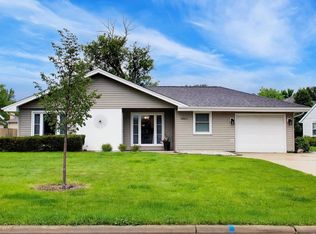 1430 Sequoia Ln, Darien, IL 60561