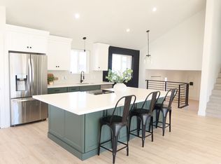 9971 Pinehurst Dr, Sandy, UT 84092