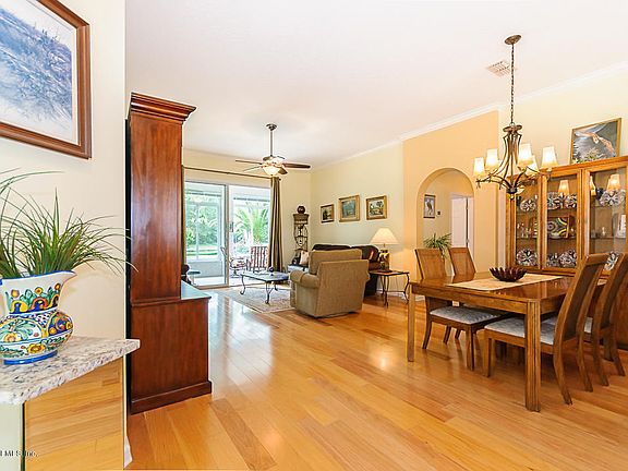 4th image of 613 Lake Stone Cir