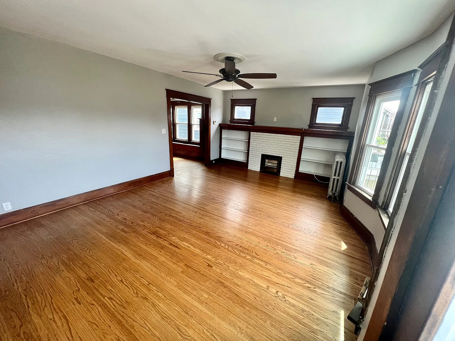 65 N Park Ave — Photo 4