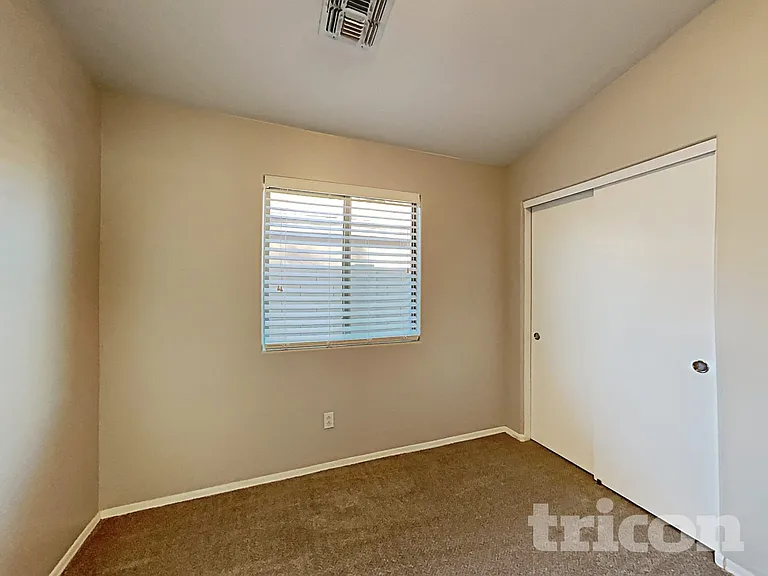 45539 W Sky Ln — Photo 10