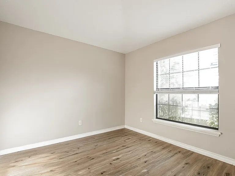 348 Ashton Woods Ln — Photo 14