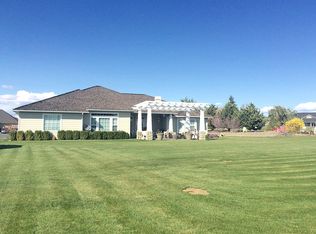 70 Canyon Gate Ln, Selah, WA 98942