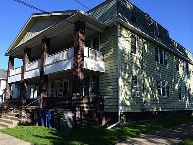 2nd image of 611 Willard St