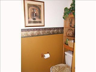 4th image of 2107 Huxley Ln