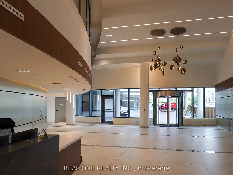 5105 Hurontario St #617 — Photo 3