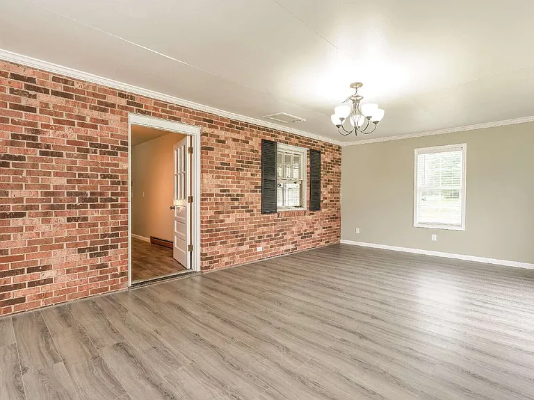 717 Milling Rd — Photo 6