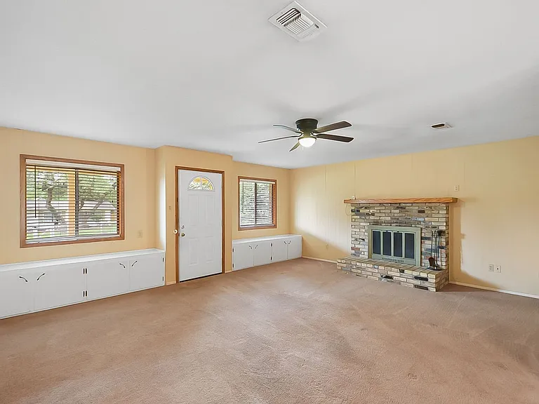 185 Oklahoma Ave — Photo 8