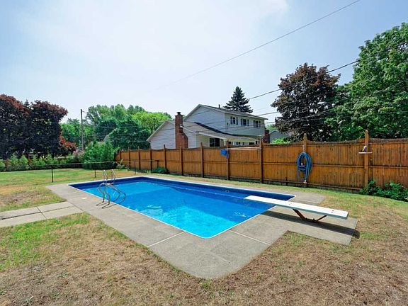 4th image of 47 Emerick Ln