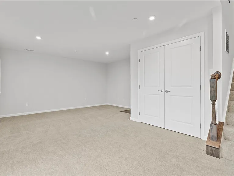 151 Crown St — Photo 25