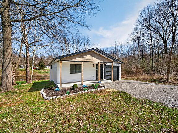 2nd image of 301 Beech Rd