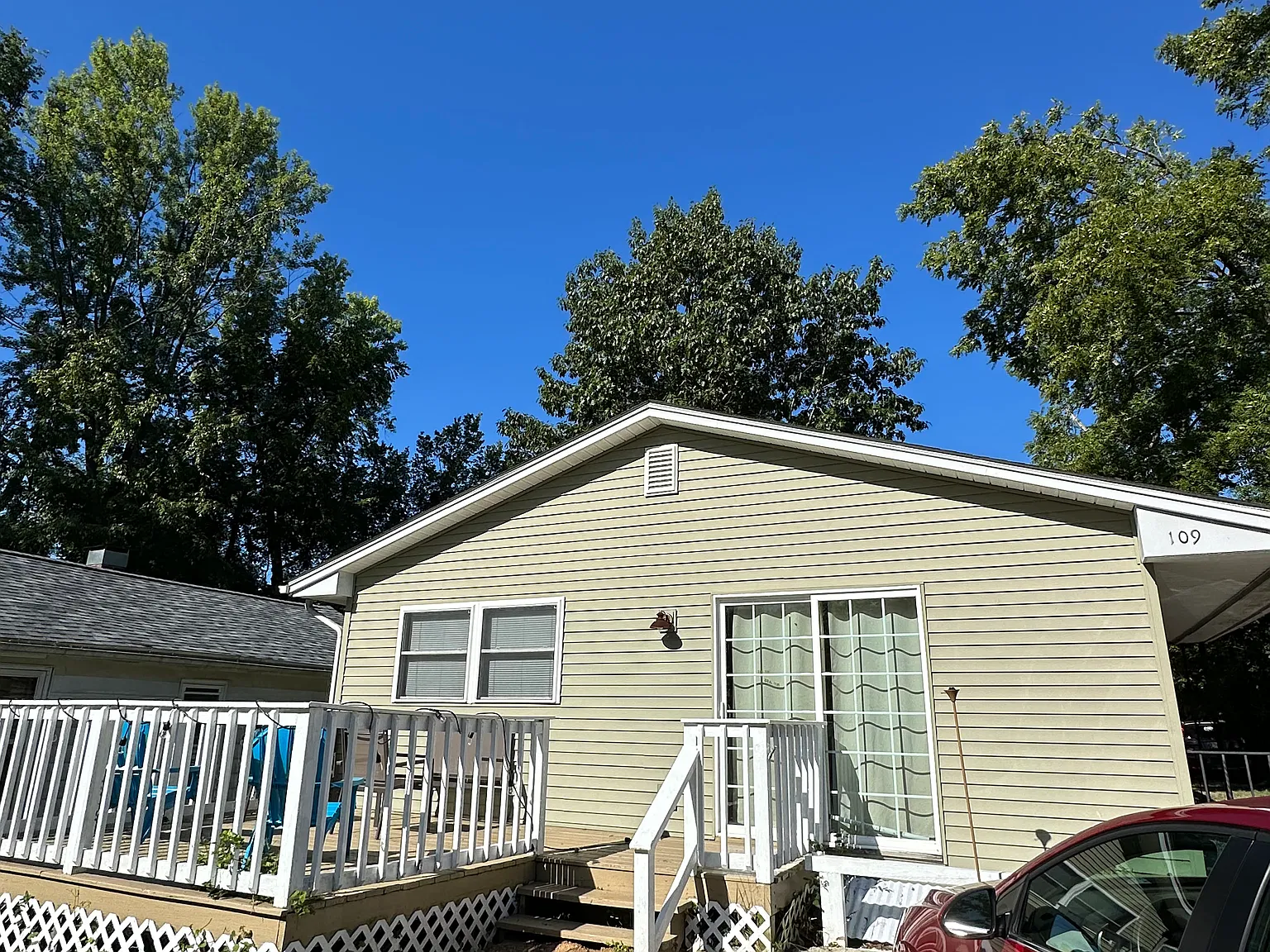 109 N Clark St — Photo 1
