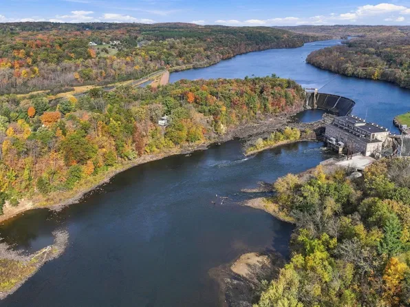 867 River St, Taylors Falls, MN 55084