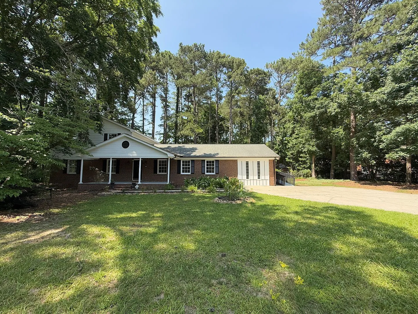 Stunning 3BD*, 4.5BA Clayton Home on a 0.77 Acre Lot with Modern Updates — Photo 3