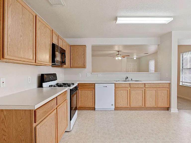 29522 Legends Stone Dr — Photo 2