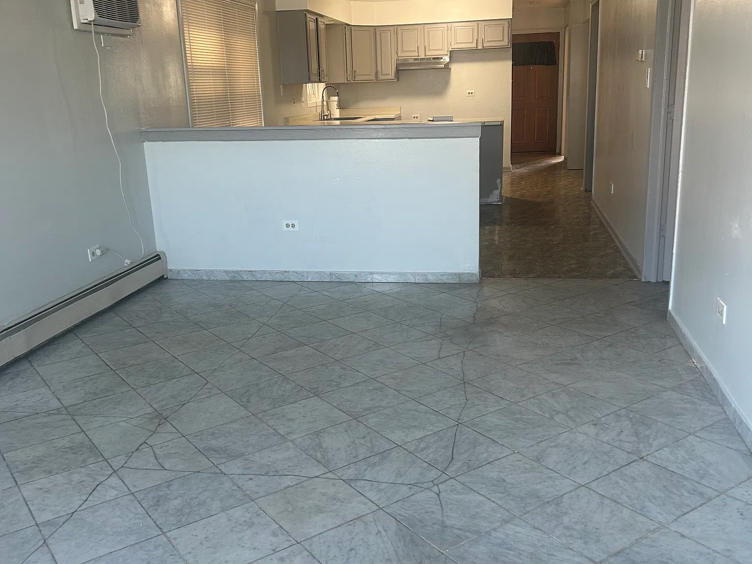 3 bed, 1200 sqft, $2,550 — Photo 4