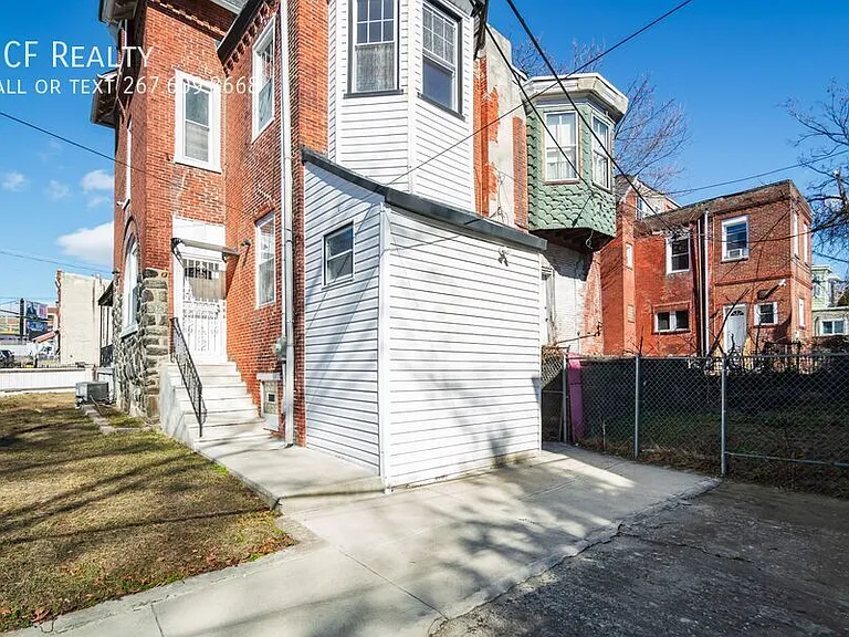 5426 W Jefferson St — Photo 30