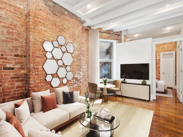 119 Christopher Street image 4 of 21