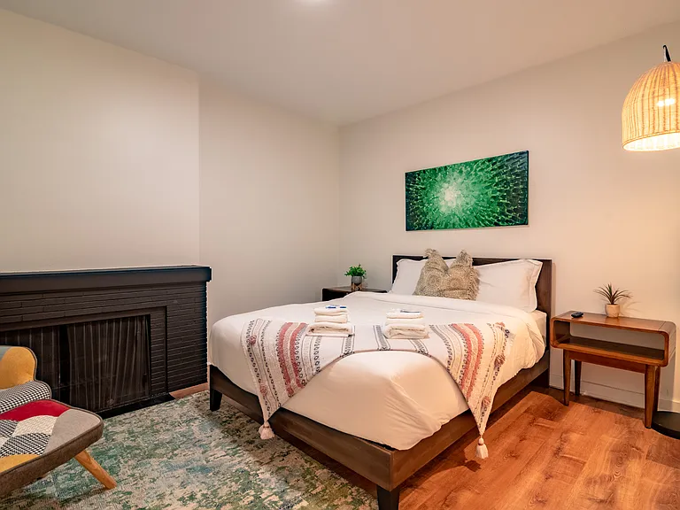 117 E Bellevue Pl #4 — Photo 24