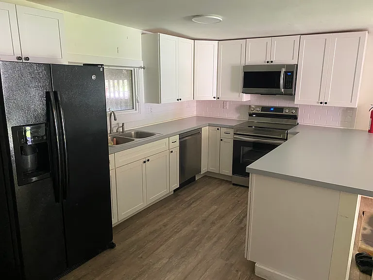 Sweitzer Rd — Photo 15