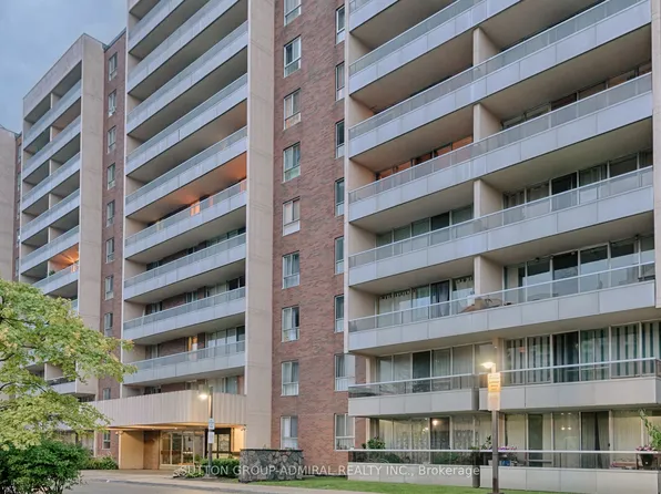 31 Four Winds Dr #503, Toronto, ON M3J 1K9