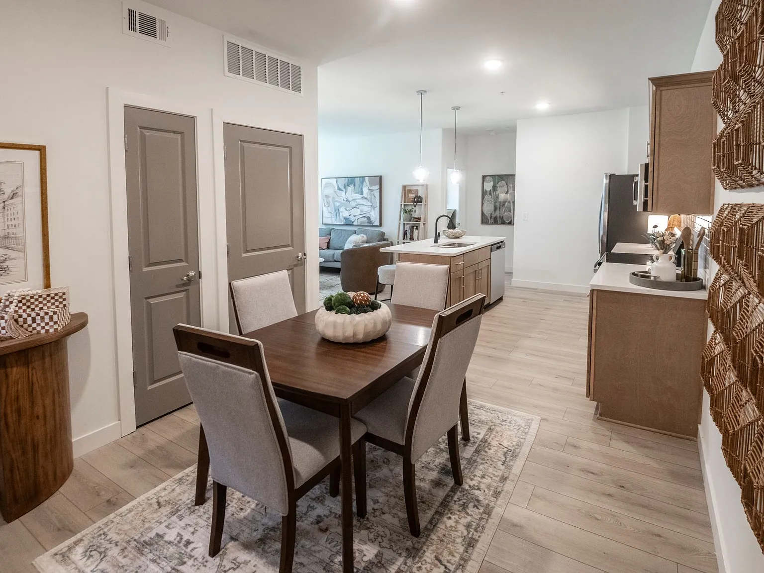 Grays Creek Apartments — Photo 4